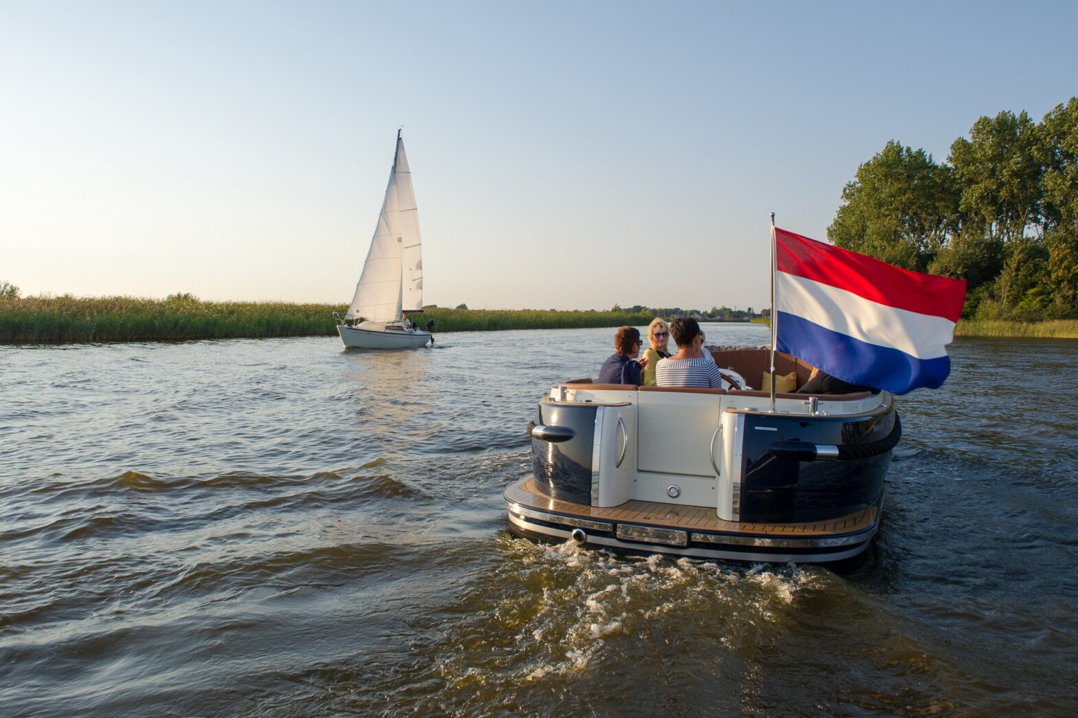 Bij Maril bouwen we uw elektrische sloep naar wens